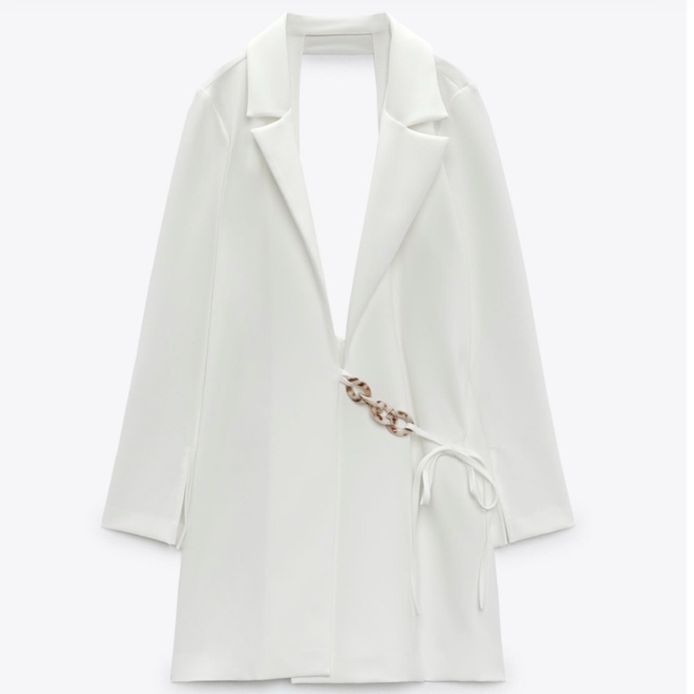 Zara White Mini Dress with Modern Design